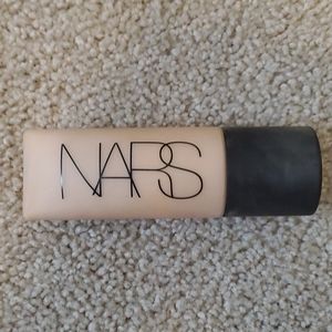 NEW NARS Soft Matte Foundation - Deauville Light 4